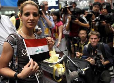 La atleta iraquí Dana Abdulrakaz, a su llegada al aeropuerto de Pekin.