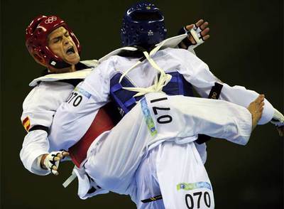 El dominicano Gabriel Mercedes en una acción del combate con Ramos (a la izquierda).