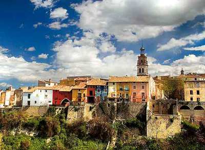 Vista de Ontinyent, que llegó a ser la capital del textil de la comarca de La Vall d'Albaida.