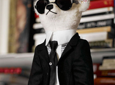 Un osito de peluche serio y a la última