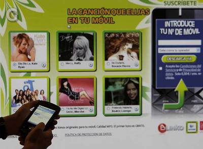 Página  web  de Blinko, una marca de la empresa italiana Buongiorno, que ofrece la descarga de politonos para el teléfono móvil.