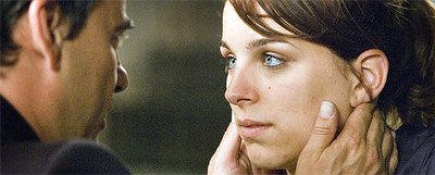 Eduard Fernández y Nausicaa Bonnín durante el rodaje de la película  Tres días con la familia,  de la debutante Mar Coll.