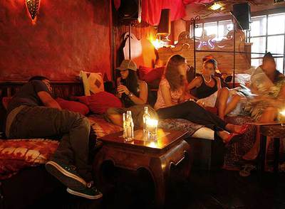 Areia (en la foto), con su ambiente  chill out , se llena de gente que busca un lugar tranquilo.