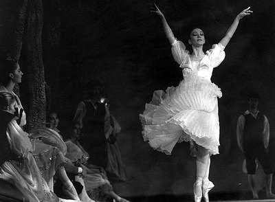 Arantxa Argüelles baila  La fille mal gardée   en el Teatro de la Zarzuela de Madrid en diciembre de 1989. 