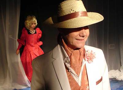 Escena de una de las obras representadas por actores ciegos en el festival de artes escénicas y discapacidad de La Casa Encendida.