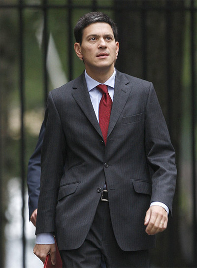 Miliband, a su llegada al Consejo de Ministros del martes.