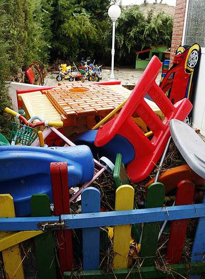 La lluvia se llevó por delante los juguetes de una guardería en Rivas.