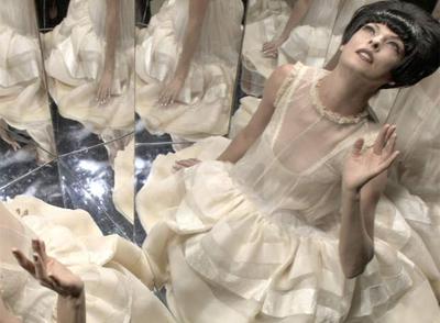 Fotograma de  Don't Blink!  (2005), dirigido por Francesco Carrozzi y protagonizado por Linda Evangelista.