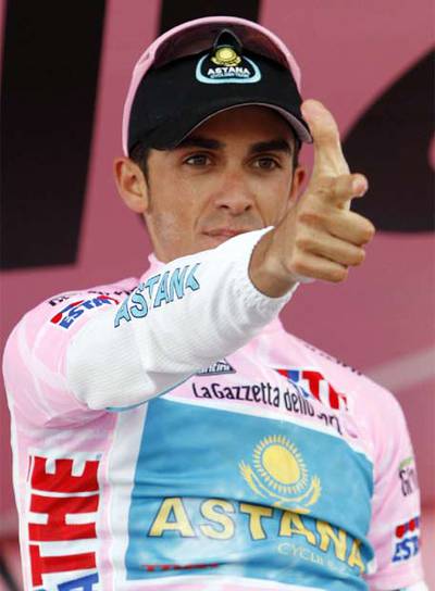 Alberto Contador, con la  maglia rosa  del Giro.
