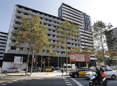 Vivendas de la calle del Pallars que esperan a sus futuros propietarios.