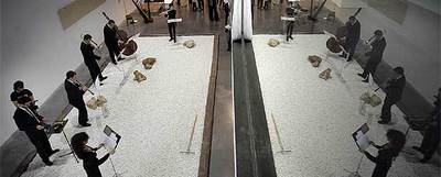 Una de las interpretaciones de música de John Cage, ayer en el Espai d'Art Contemporani de Castelló.