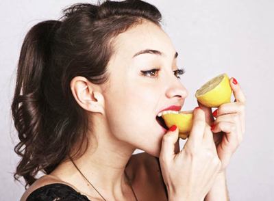 La cantante y compositora madrileña Lourdes Hernández,  Russian Red. 