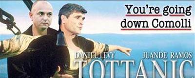 El montaje crítico con el entrenador publicado en  The Sun. 