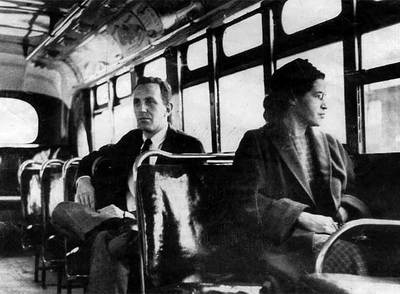 Rosa Parks, la legendaria activista de los derechos civiles que se negó a ceder su asiento a un blanco, en una foto sin fecha. rnFoto: AP