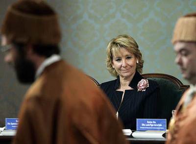 La presidenta madrileña, Esperanza Aguirre, durante la apertura del curso académico 2008-2009, en la Universidad Politécnica de Madrid.