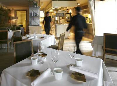 Comedor del restaurante  Casa Marcelo , en Santiago de Compostela; diez años de existencia y de éxito.