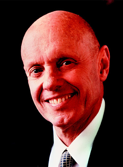 El pensador Stephen Covey tiene carisma.