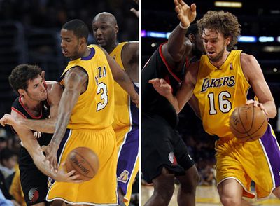 Rudy Fernández intenta dar un pase ante la oposición de Ariza y Odom. A la derecha, Gasol entra a canasta superando el marcaje de Oden.rn  ap