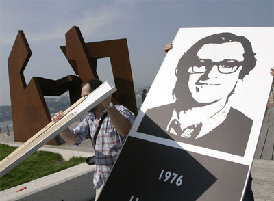 Homenaje a Eduardo Moreno Bergareche,  Pertur,  organizado en San Sebastián en julio de 2006.
