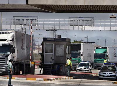 Acceso al puerto de Valencia a la altura del Club Náutico, en el sur de la ciudad.