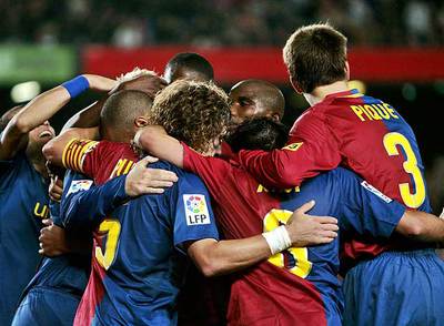 Los jugadores del Barça festejan el sexto gol ante el Valladolid, el 34 en 10 partidos de Liga.