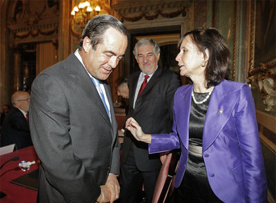 José Bono, Cándido Conde Pumpido y María Emilia Casas, en los Premios Pelayo.