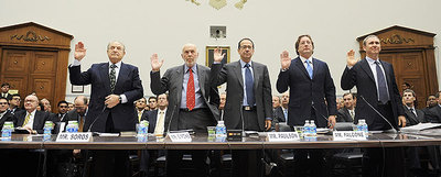 LOS 'SEÑORES DEL UNIVERSO' DEFIENDEN SUS MÁQUINAS DE ENRIQUECERSE