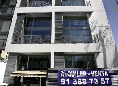 Un edificio de  lofts  en venta o alquiler, en Madrid.