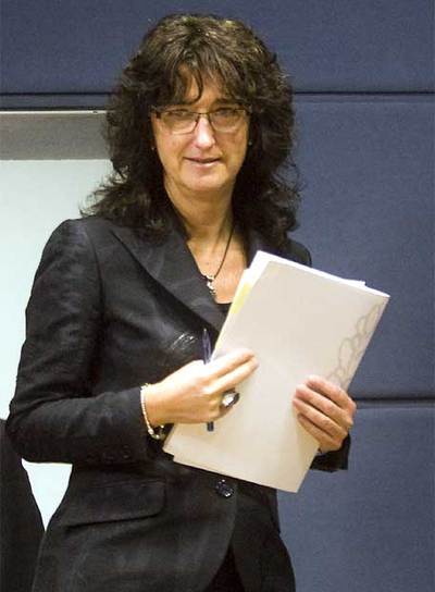 La  vicelehendakari  Zenarruzabeitia, en su rueda de prensa de ayer.