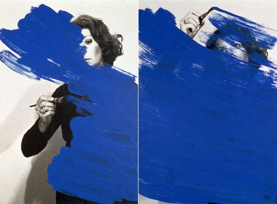  Pintura habitada  (1976). Acrílico azul sobre fotografías en blanco y negro.