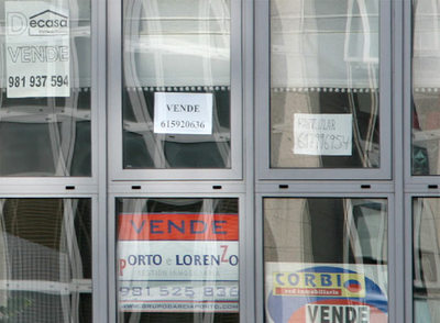 La obsesión por comprar una casa a cualquier precio se ha vuelto en contra de los propietarios al estallar la crisis.