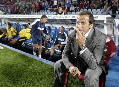 Víctor Muñoz en el banquillo del Getafe.