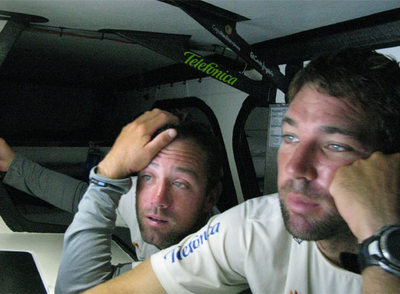 Martínez (izquierda) y Fischer, del  Telefónica Azul,  ante el ordenador.