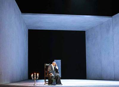 Ferruccio Furlanetto en el papel de Felipe II durante la representación del  Don Carlo  con el que La Scala ha inaugurado la temporada.