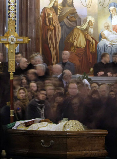 LA DESPEDIDA DEL PATRIARCA