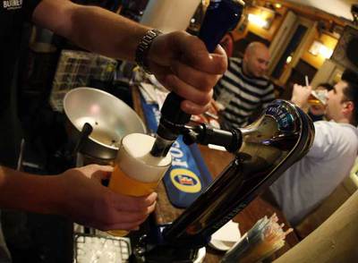 Aspecto del  pub  Finnegans desde el interior de la barra del local.