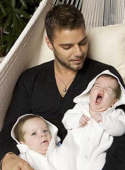 RICKY MARTIN Y FAMILIA