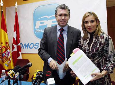 El PP arropa a la alcaldesa de Pinto