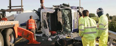 Choque de dos camiones en Alqueries