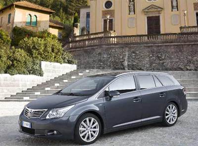 La carrocería Cross Sport o familiar mide 4,76 metros de largo e incluye un gran maletero de 543 litros.