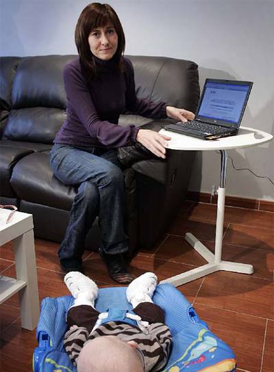 El voto a domicilio en las Cortes se estrena con guasa