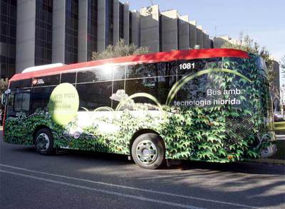 Barcelona prueba un autobús híbrido