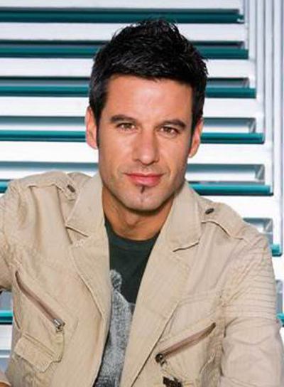 Iguana con disfraz de pollo