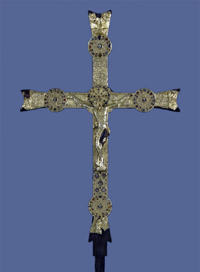 Una cruz digna de Umberto Eco