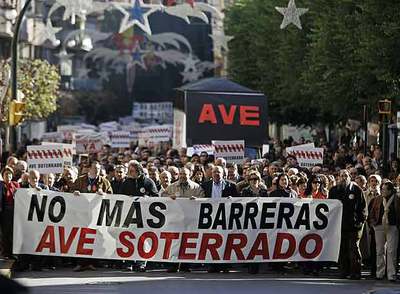 LA VEGA BAJA VUELVE A LA CALLE CONTRA EL AVE