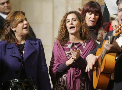 Villancicos para despedir el año en el Parlamento