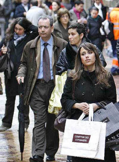 DE COMPRAS EN EL ÚLTIMO FESTIVO DEL AÑO