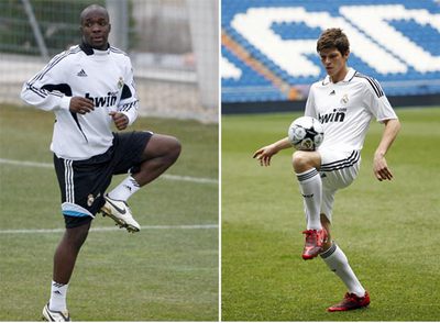 Lassana Diarra (a la izquierda) y Jan Huntelaar.