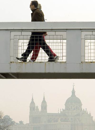 UN MANTO BLANCO SOBRE LA ALMUDENA