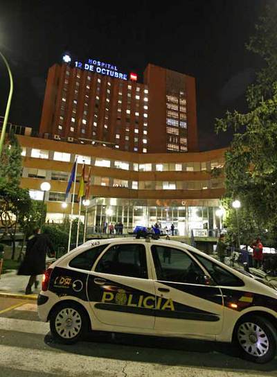 Fachada del hospital 12 de Octubre, donde ayer fue tiroteado un  narco  colombiano.